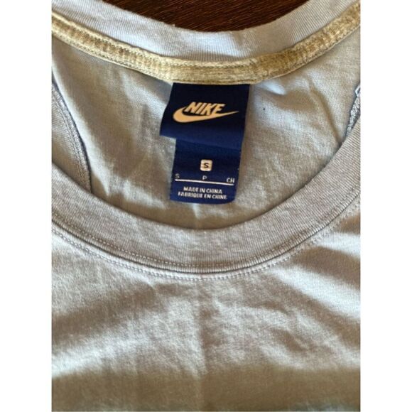 Ladies Nike workout top - Picture 3 of 7